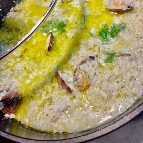 Arroz con Almejas en Salsa Verde